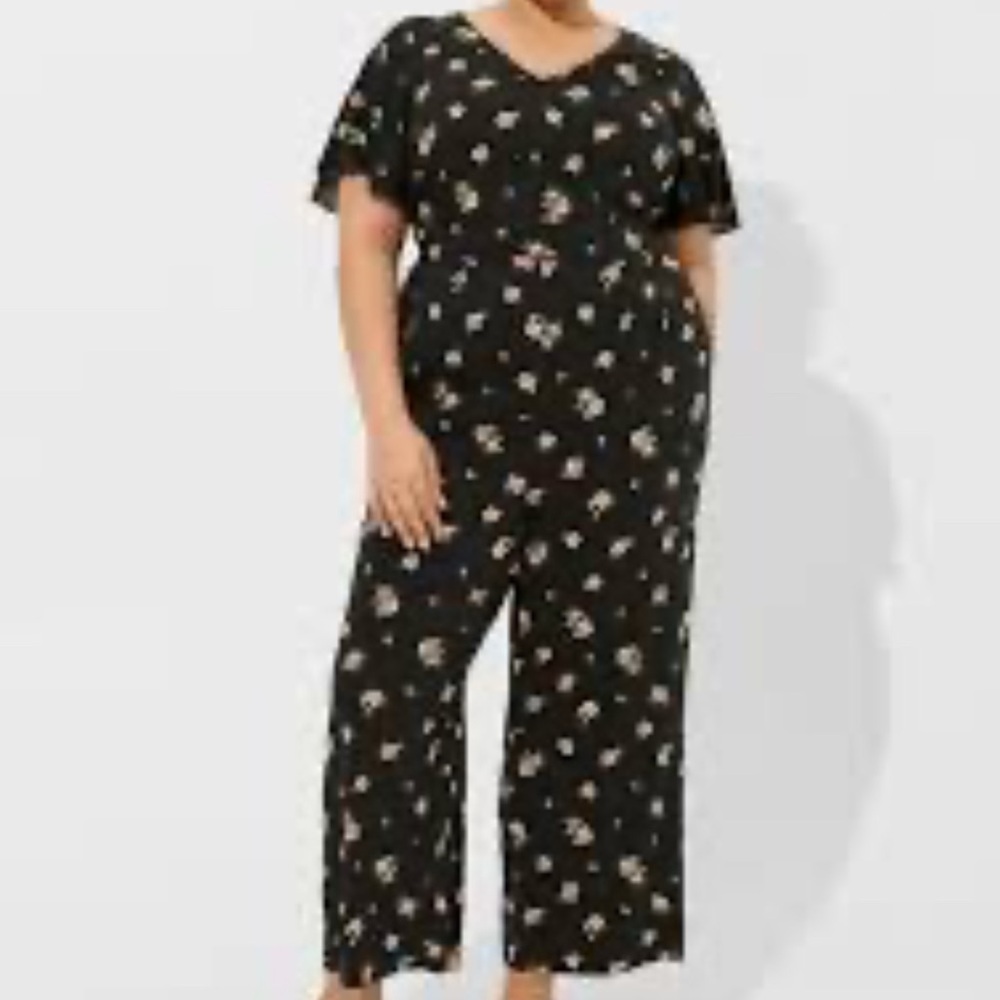 Torrid Black Floral Size 6X Wide Leg Challis Jumpsuit Keyhole Back women’s